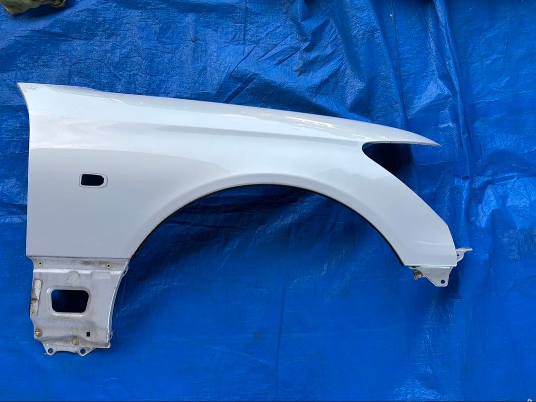 トヨタ　30系セルシオ後期　右フロントフェンダー