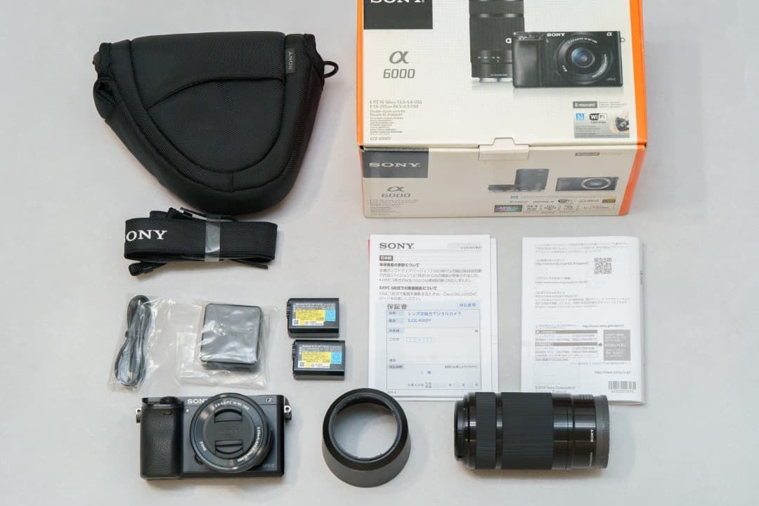 SONY α6000 ダブルズームレンズキット+おまけ