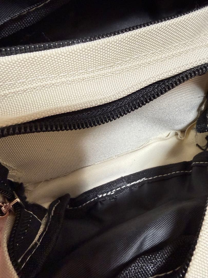 CHANEL ボディバッグ・ウエストポーチ ホワイト・ブラック