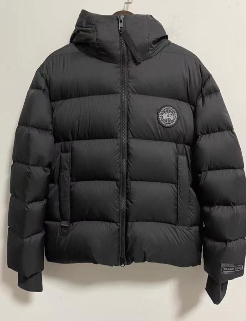 極美品 ブラックダウンジャケット フード付き~~~