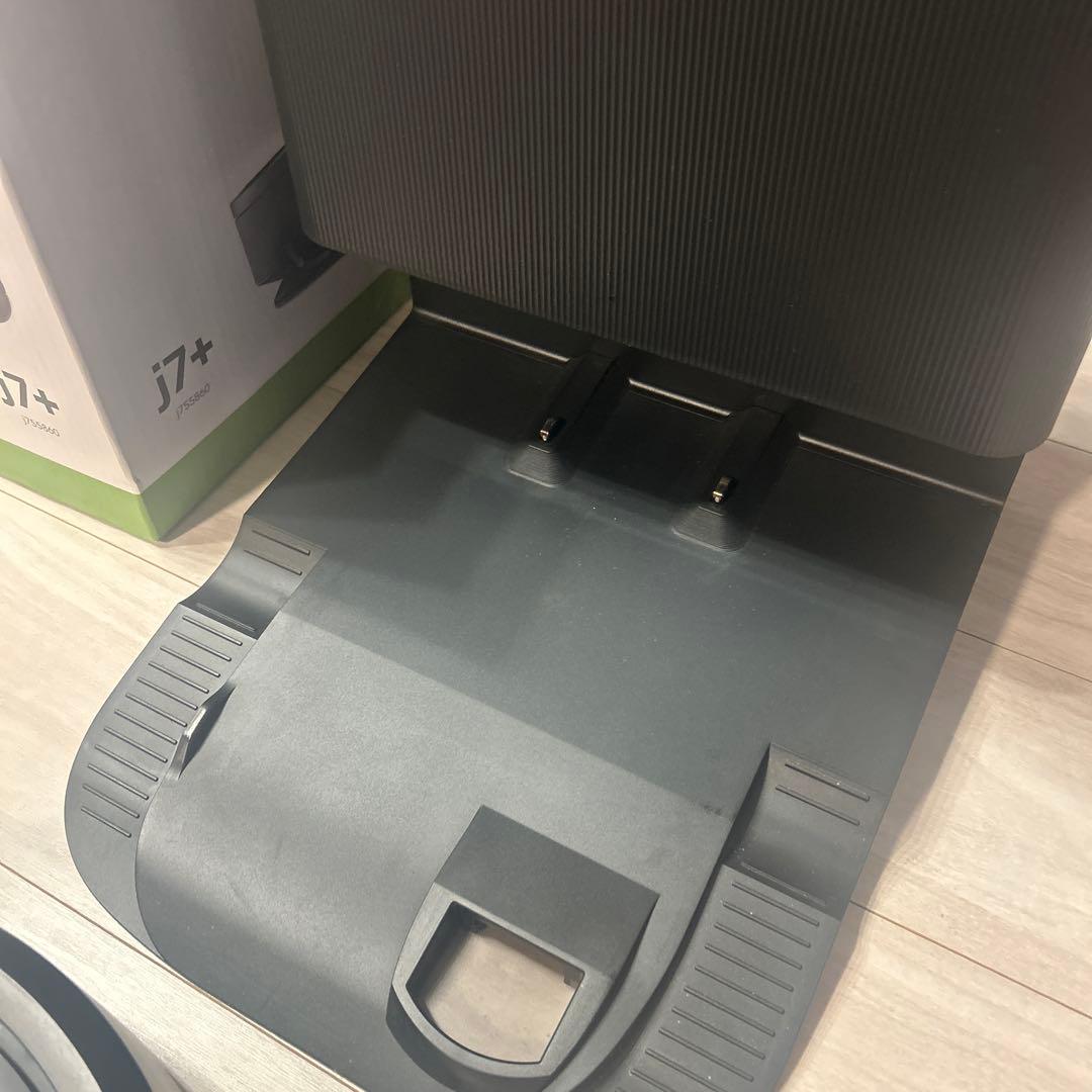 iRobot Roomba J7+ 本体