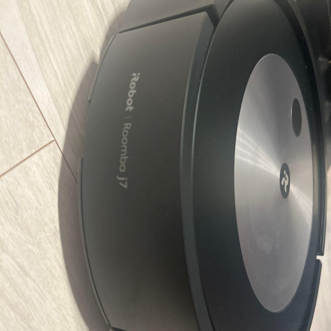 iRobot Roomba J7+ 本体