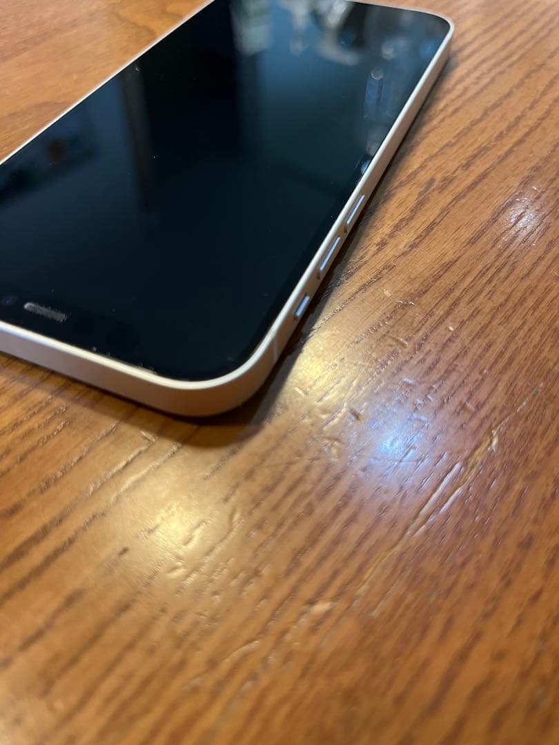 iPhone12 64GB バッテリー79%