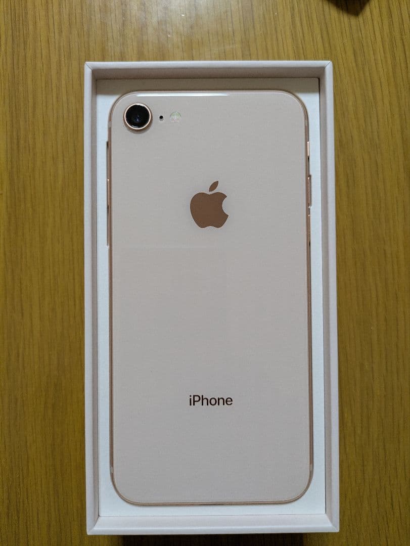 iPhone 8 64GB ゴールド