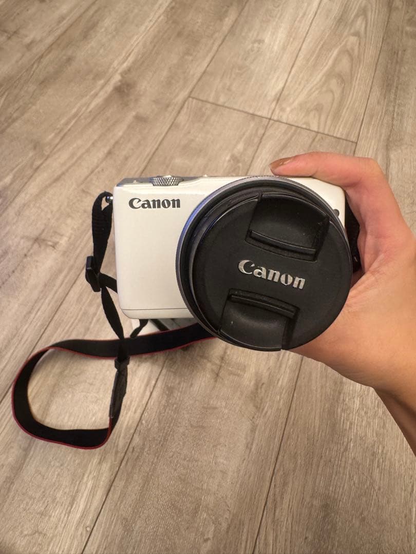 【チェック済】Canon EOS M10 ミラーレスカメラ