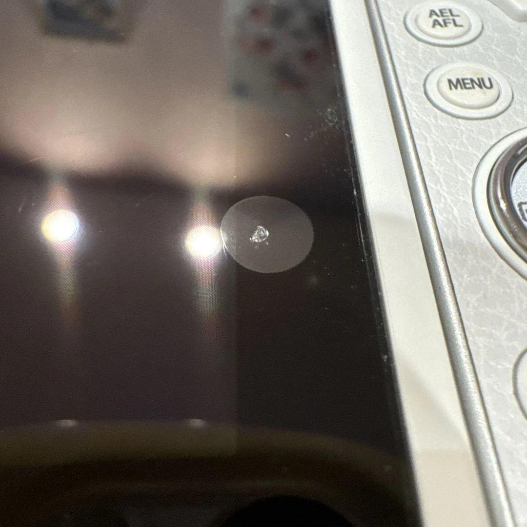 ナ*ラ様 OLYMPUS オリンパス　白　デジタルカメラ小形　軽量