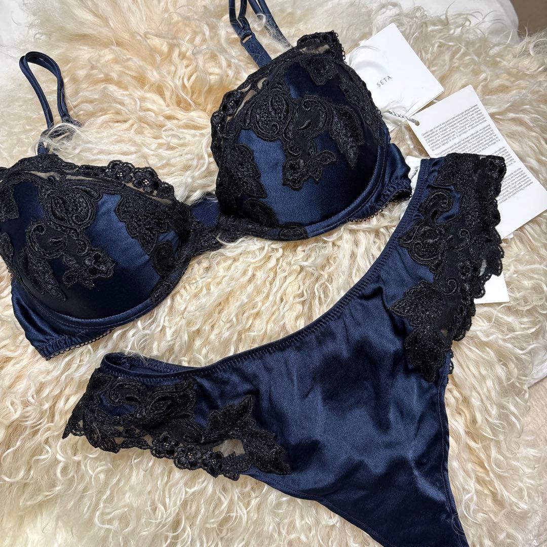 高級コレクション⭐︎LA PERLA シルクランジェリー サイズ1