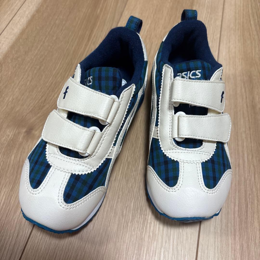 未使用近い　ファミリア　スニーカー　19cm