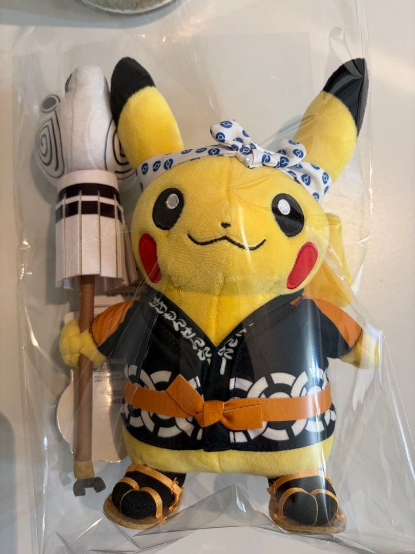 ポケモンセンター トウキョー DX 限定　火消し姿のピカチュウ　ぬいぐるみ