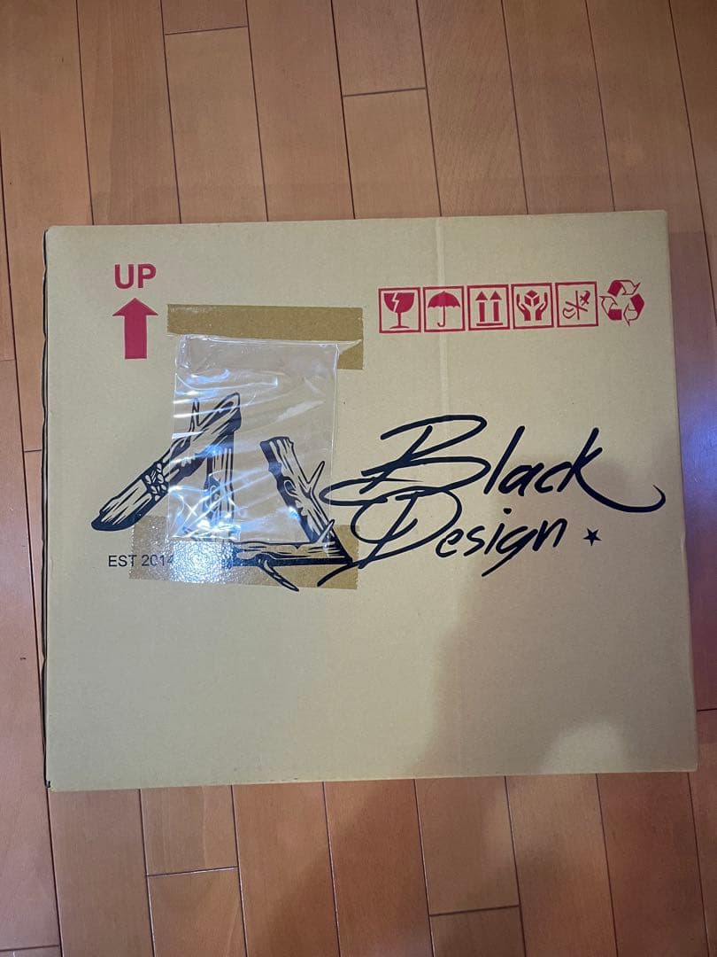 ブラックデザイン　日和