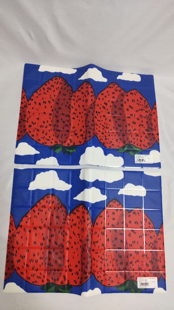 マリメッコ　マンシッカヴォレット　オイルクロス　ランチョンマット　撥水