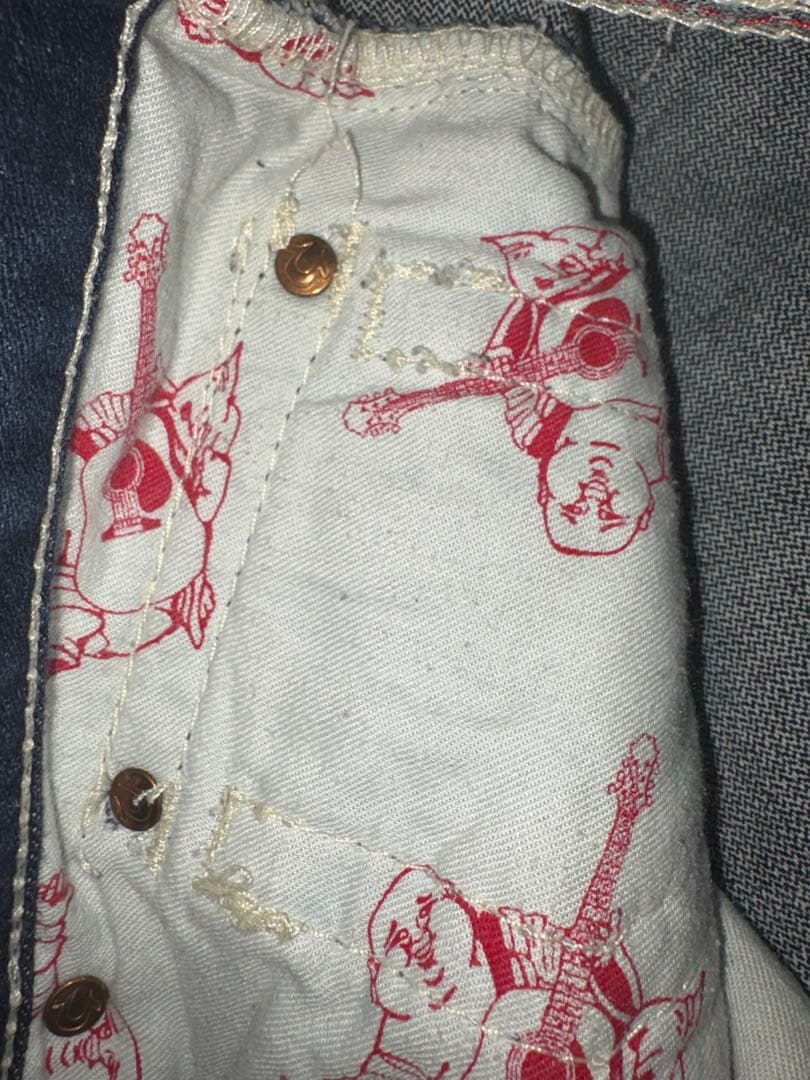 io着用TRUE RELIGION BIG T 33 ブーツカット