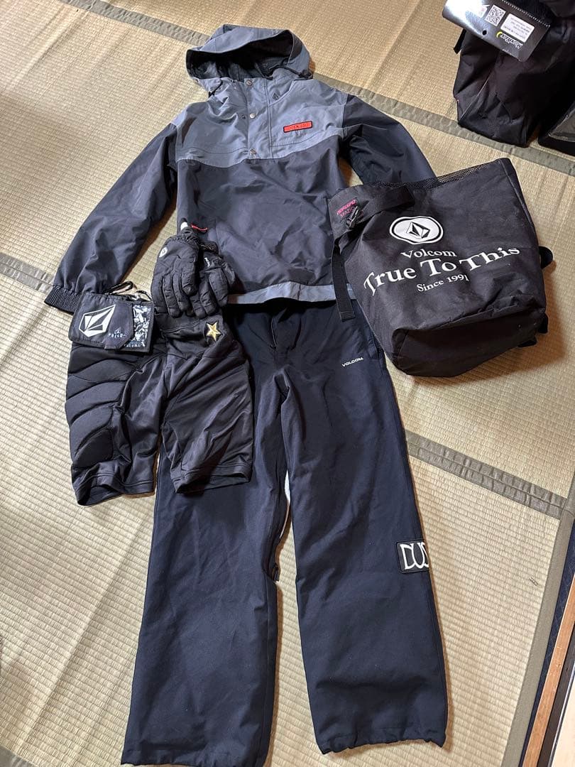 Volcom スノーボードウェアセット XS 小物付き