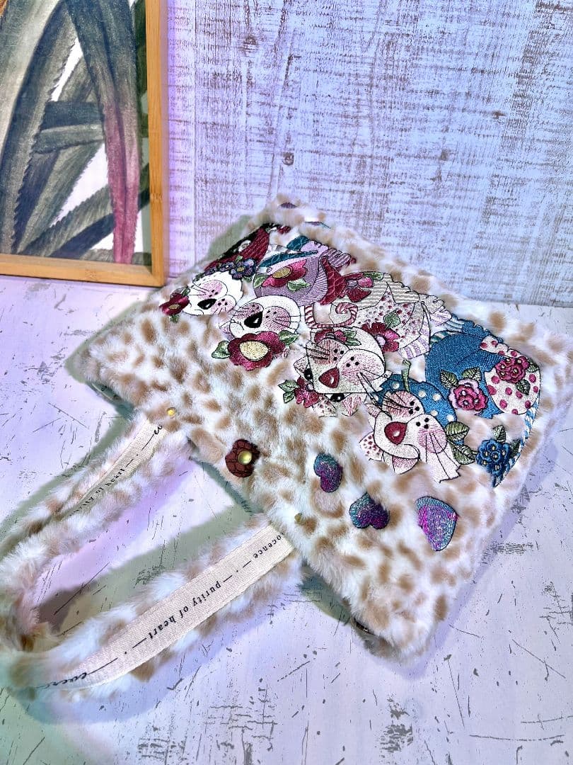 ロラライハリス♡アニマルファー生地♡刺繍のバッグ♡