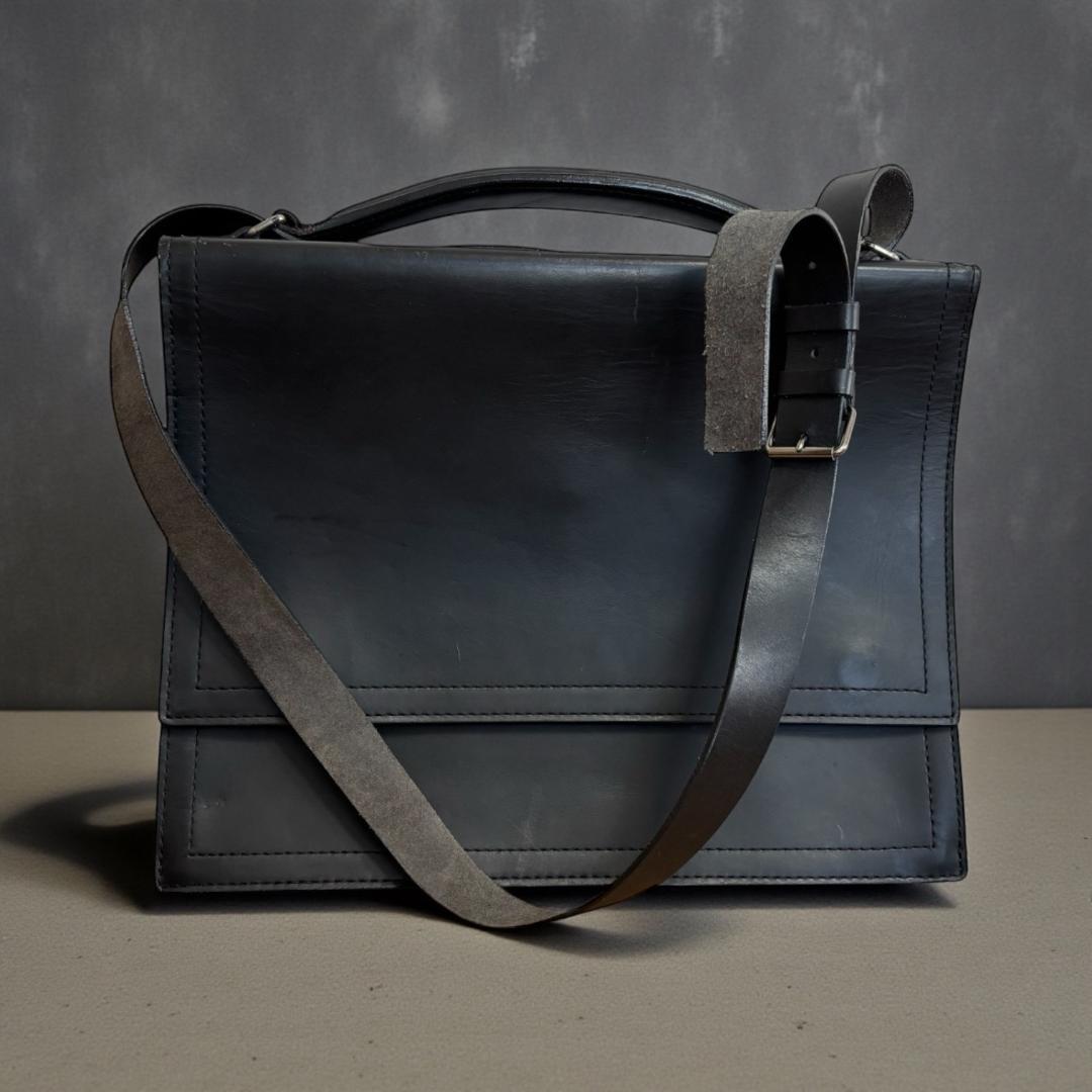 本人期【DIRK BIKKEMBERGS／ビッケンバーグ】レザーショルダーバッグ