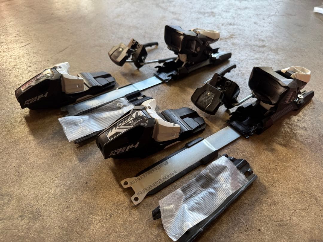 チロリア ビンディング TYROLIA FREEFLEX DEMO 14