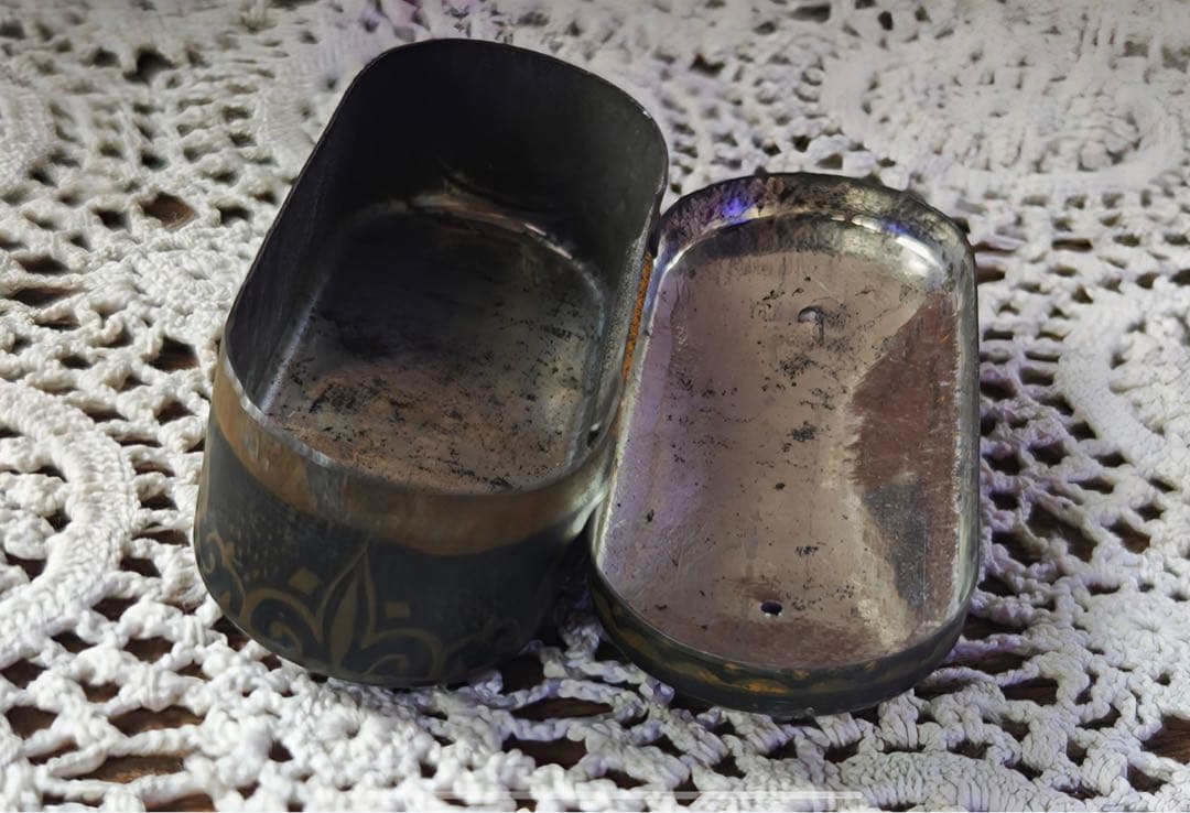 フランスアンティーク LE FIL AU CHINOIS メタル缶糸巻きケース