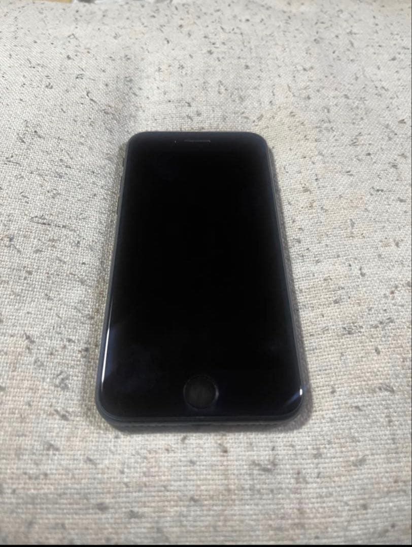 Apple iPhone SE 第二世代ブラック 本体