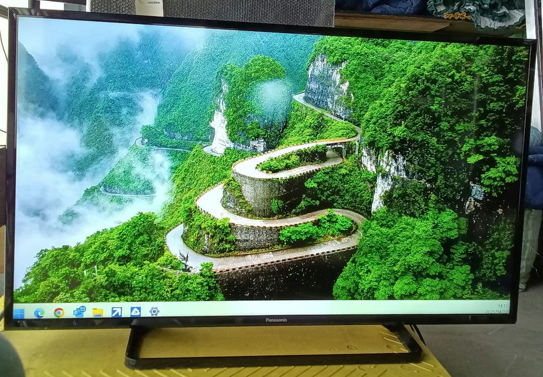 43型液晶テレビPanasonic TH-43F300HT2020年製no.44