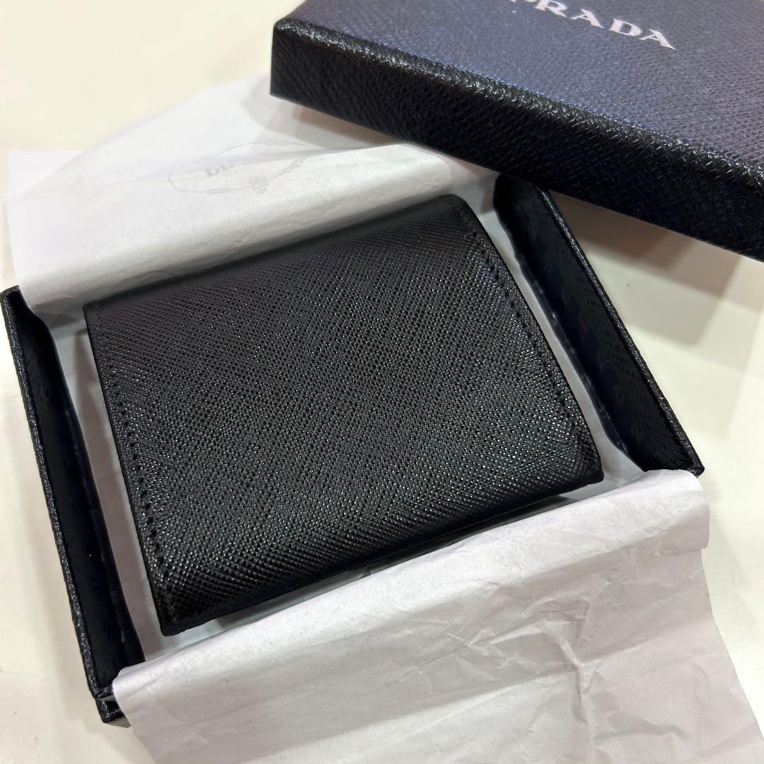 ゆう✨お値下げ中✨未使用✨PRADA ブラックレザー ケース