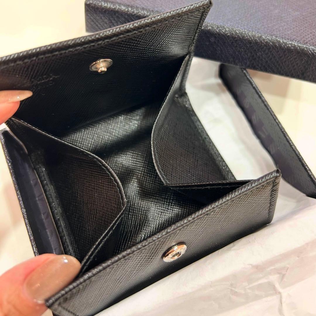 ゆう✨お値下げ中✨未使用✨PRADA ブラックレザー ケース