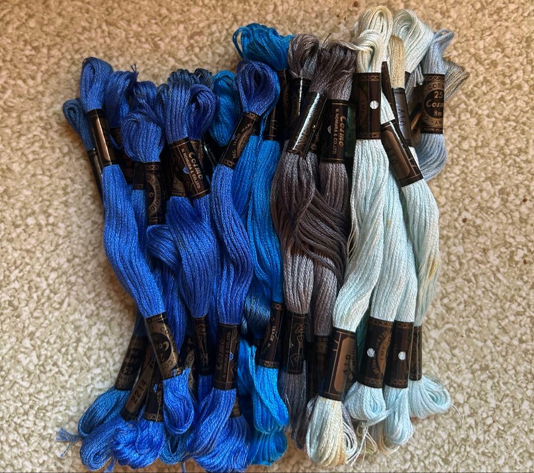 Cosmo 刺しゅう糸ラック #25 刺繍糸付き