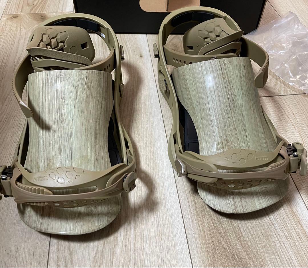 美品 FLUX SR 24-25 Mサイズ 箱あり