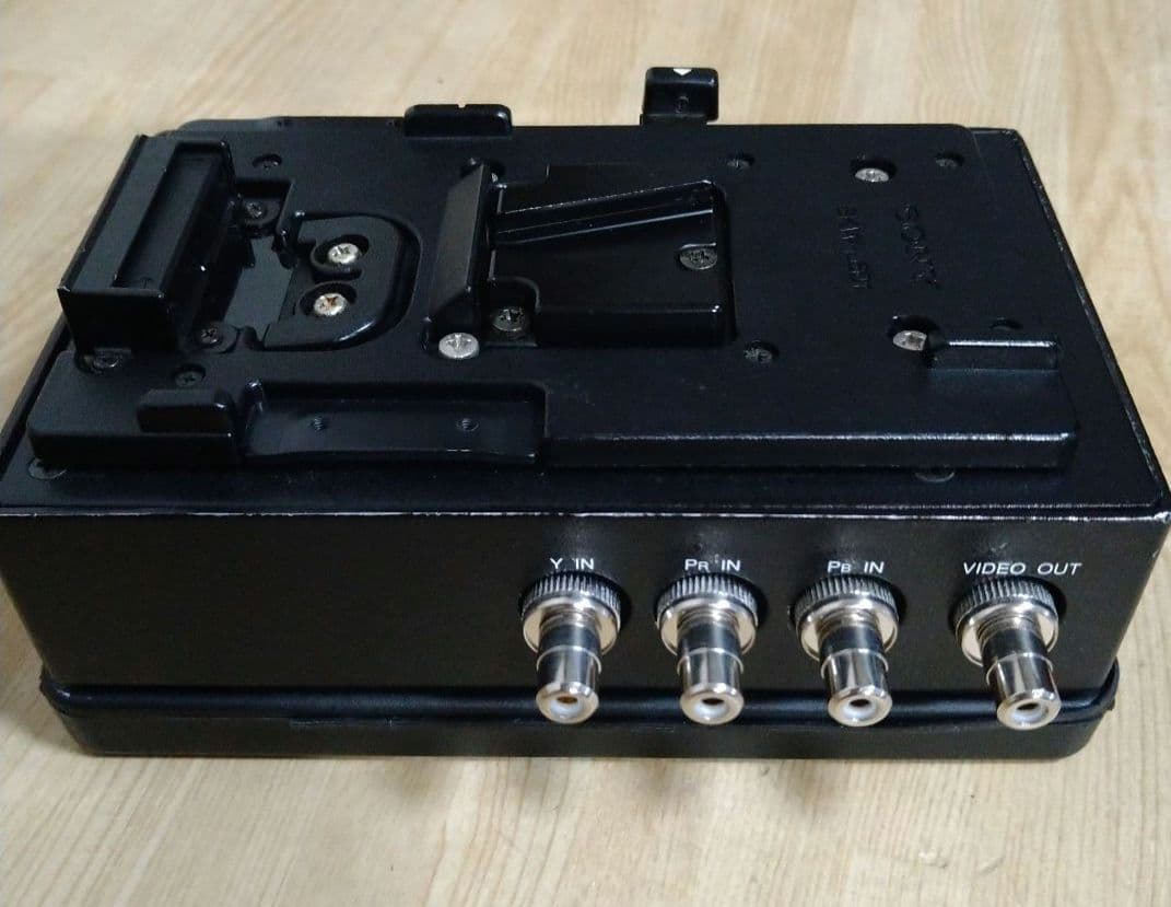 業務用ビデオカメラHDコンポ ーネント to コンポジットダウンコンバーター