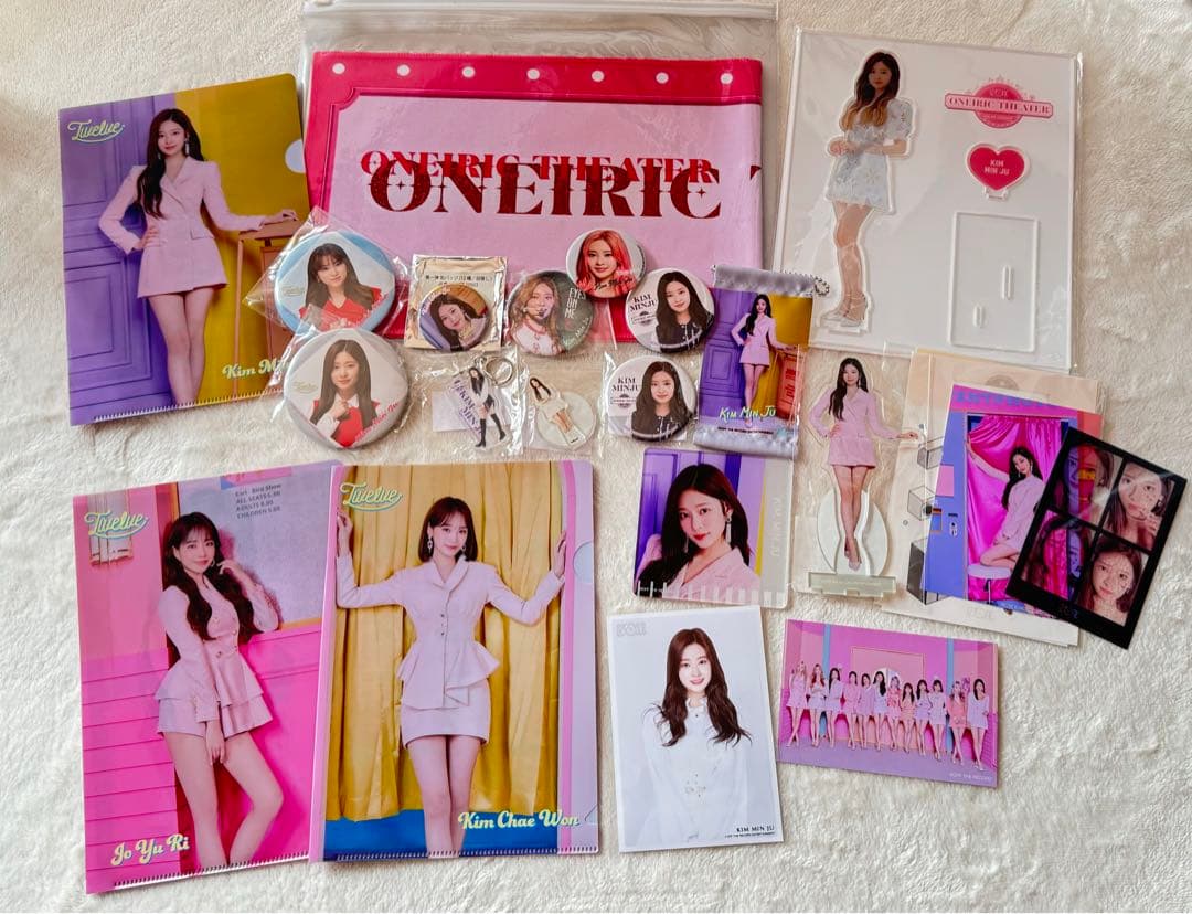 本日限定価格‼️直筆サイン‼️ IZ*ONE まとめ売り アクスタ 缶バッジ トレカ