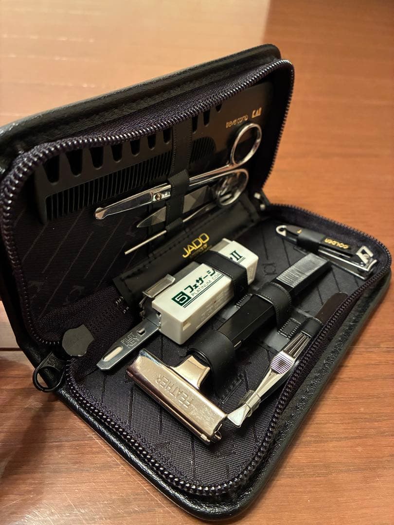 フェザー　剃刀　髭剃り　替刃つき