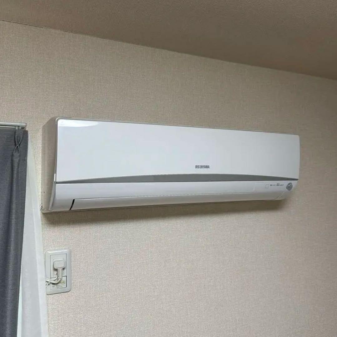 【ピロシキ様】IRIS OHYAMA ルームエアコン IRA-2204W