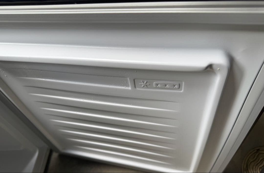 マクスゼン　前開き冷凍庫　JR031ML01GM 2024年製