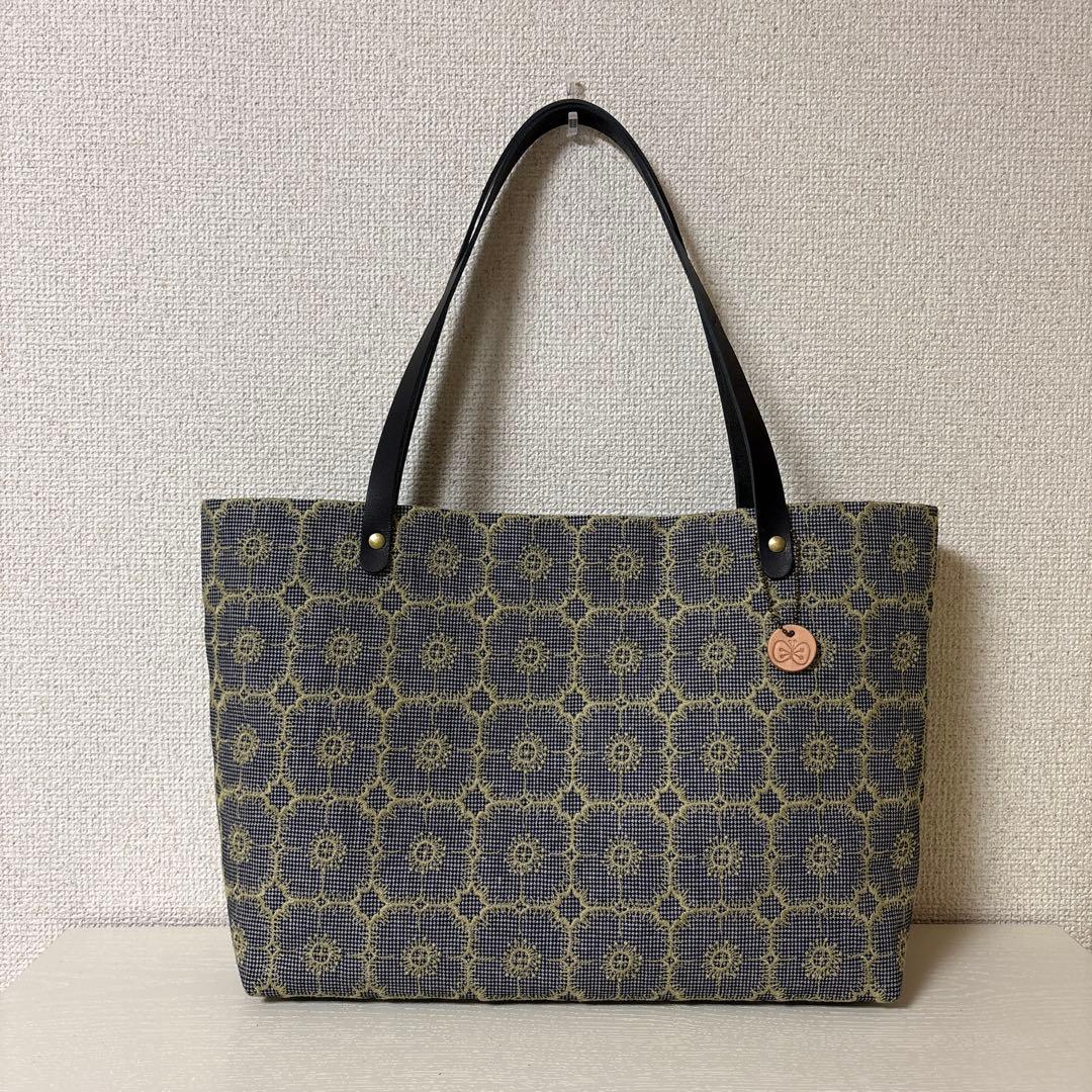 肩がけできる横型トート／ミナペルホネンanemone