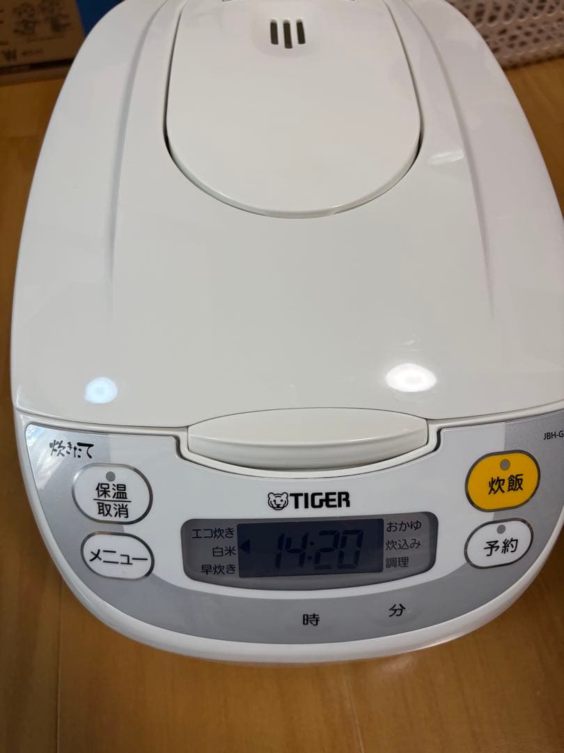 TIGER 炊飯器 JBH-G101-W 25年製　リコールなし