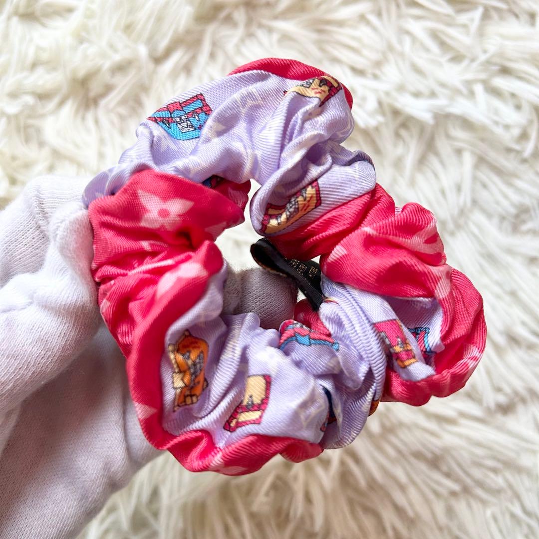 ルイヴィトン　シュシュ　ミニマル　M77692 シルク　LVチャーム　レッド