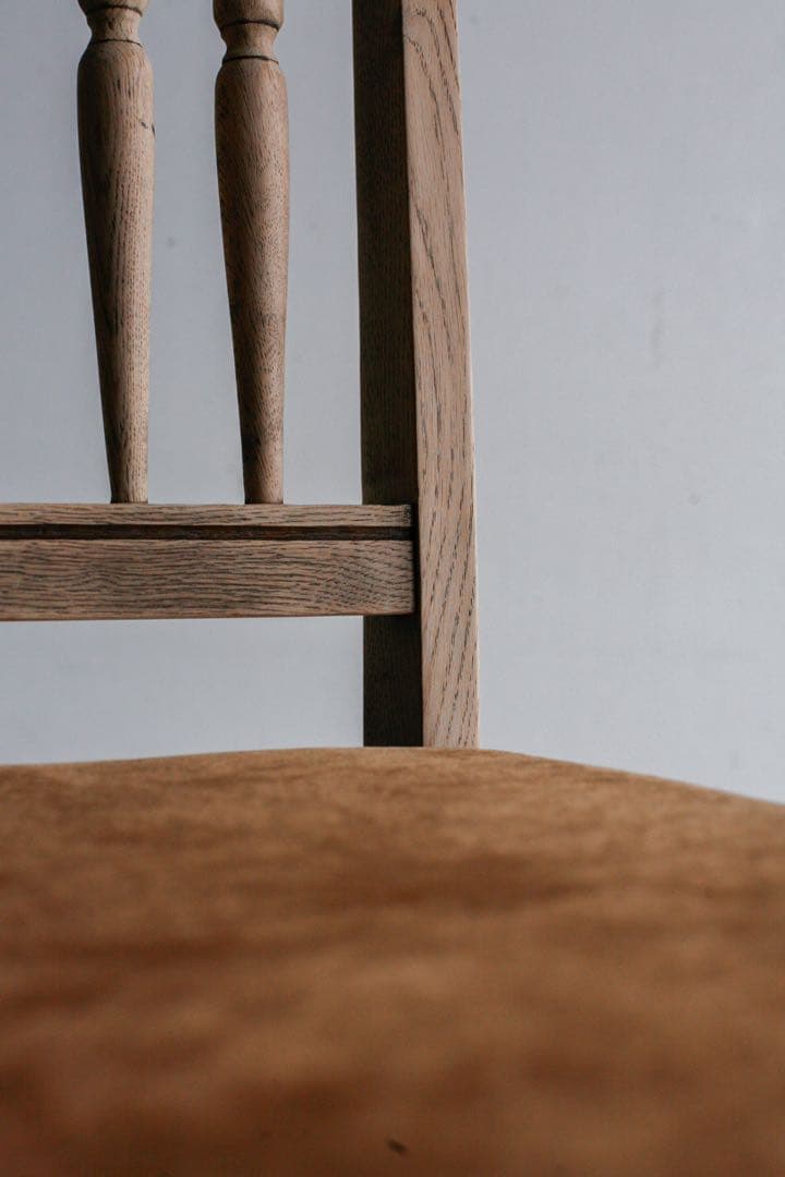 ナラ材　無垢材　白木　モケットチェア　ダイニングチェア　アンティーク　剥離