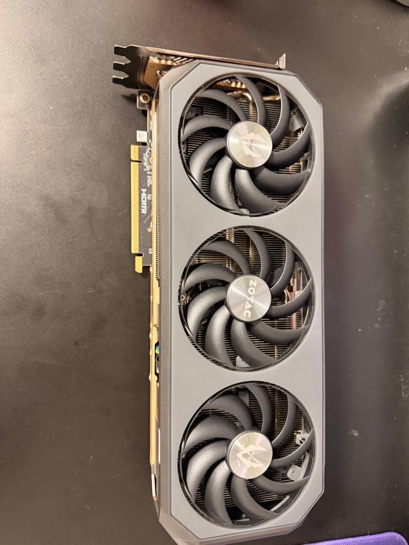 RTX 5080 AMP Extreme Infinity 動作確認済み