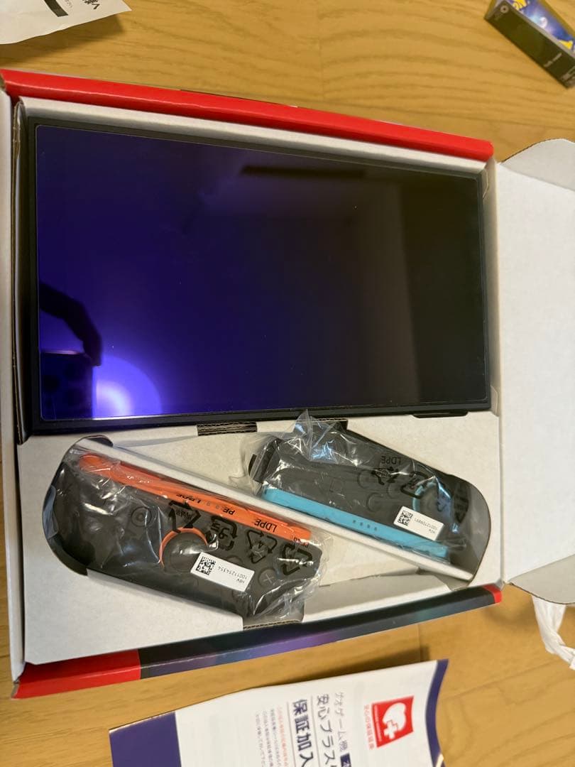 Nintendo Switch 本体 (日本語専用)3年保証付き