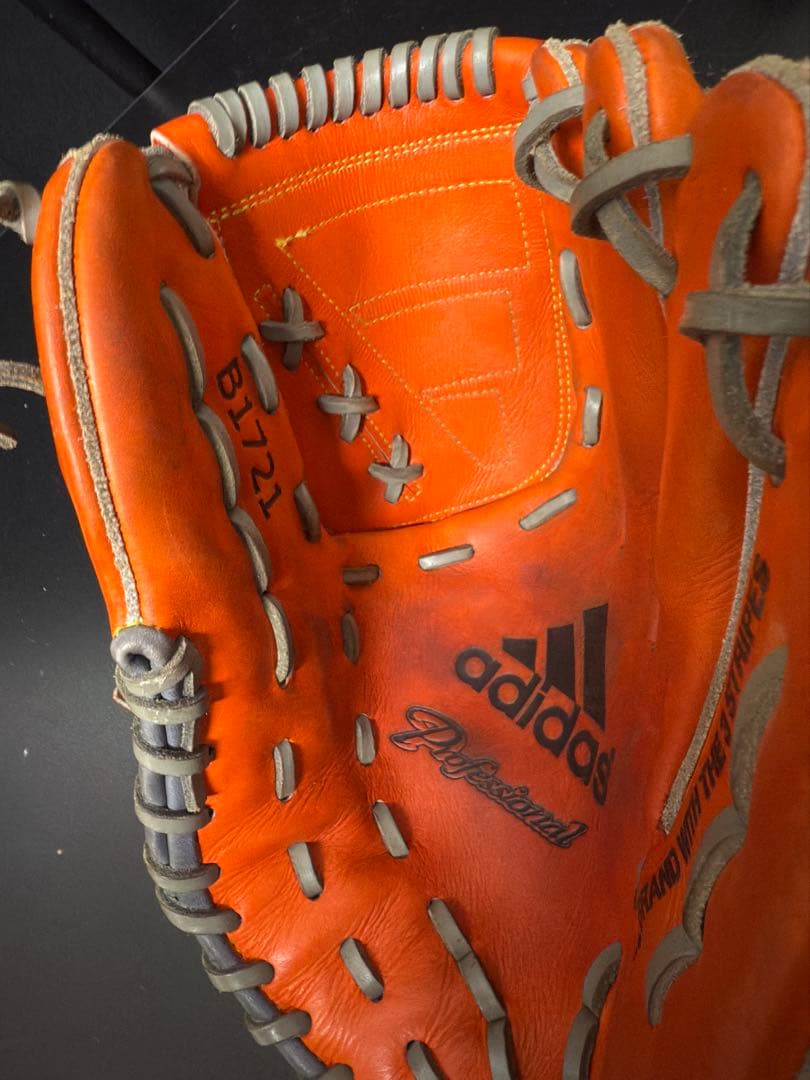 超貴重　早い者勝ち　アディダス　硬式投手用グローブ　斉藤和巳モデル