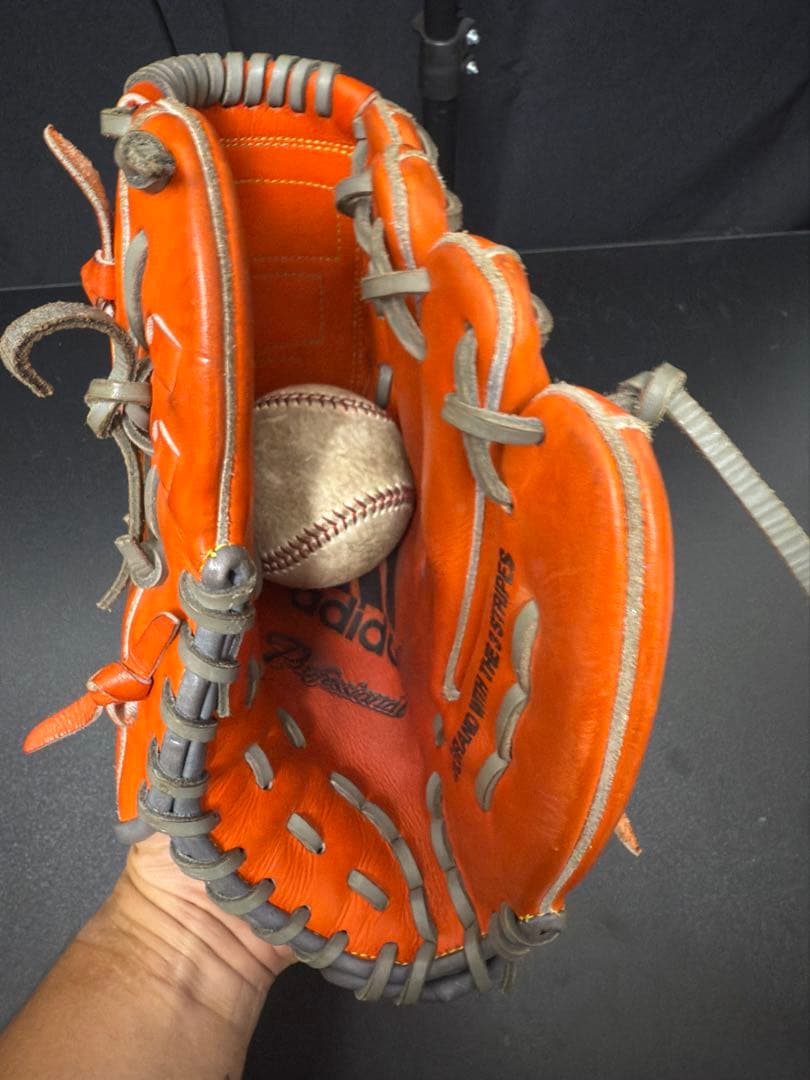 超貴重　早い者勝ち　アディダス　硬式投手用グローブ　斉藤和巳モデル