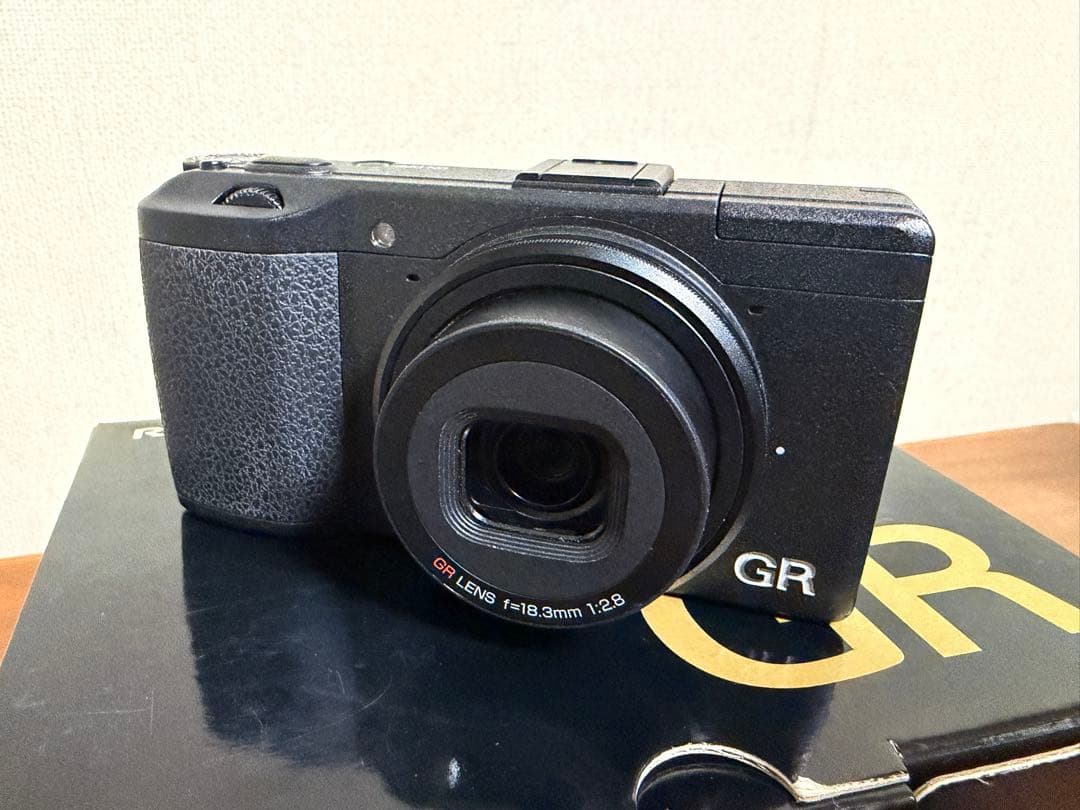 RICOH GR コンパクトデジタルカメラ リコー　APS-Cセンサー