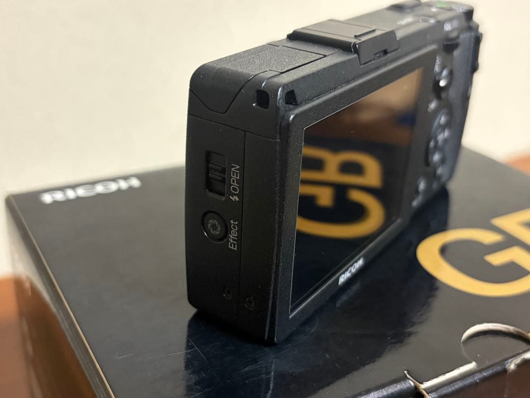 RICOH GR コンパクトデジタルカメラ リコー　APS-Cセンサー