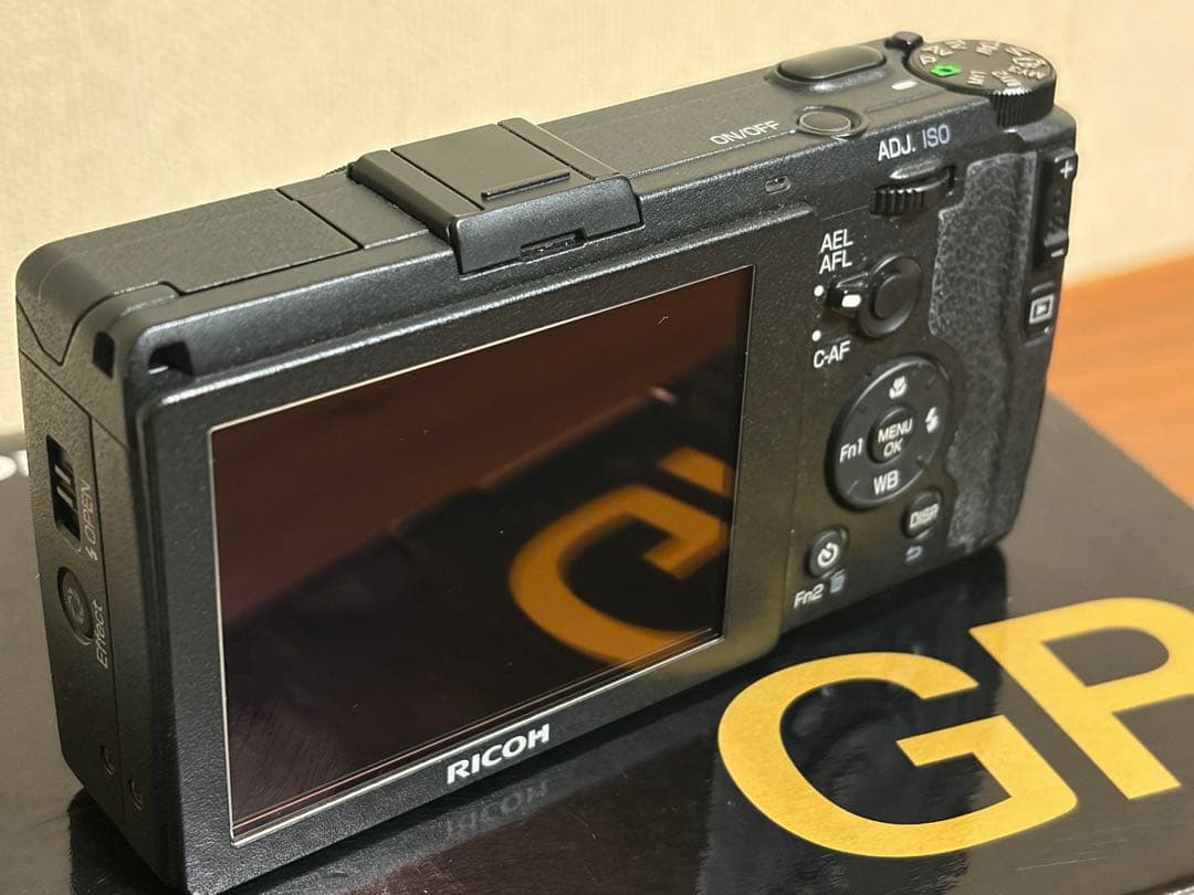 RICOH GR コンパクトデジタルカメラ リコー　APS-Cセンサー