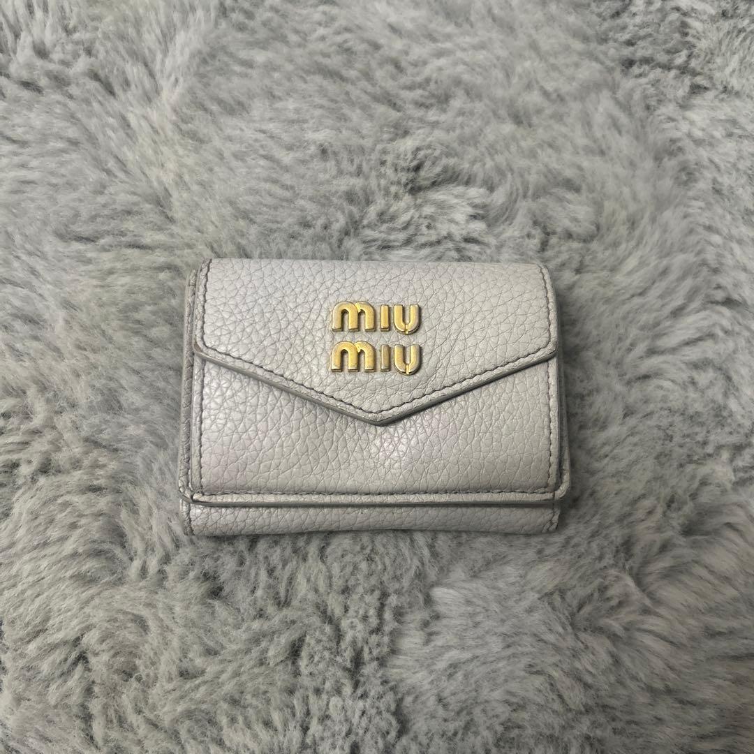 miu miu 水色 三つ折り財布