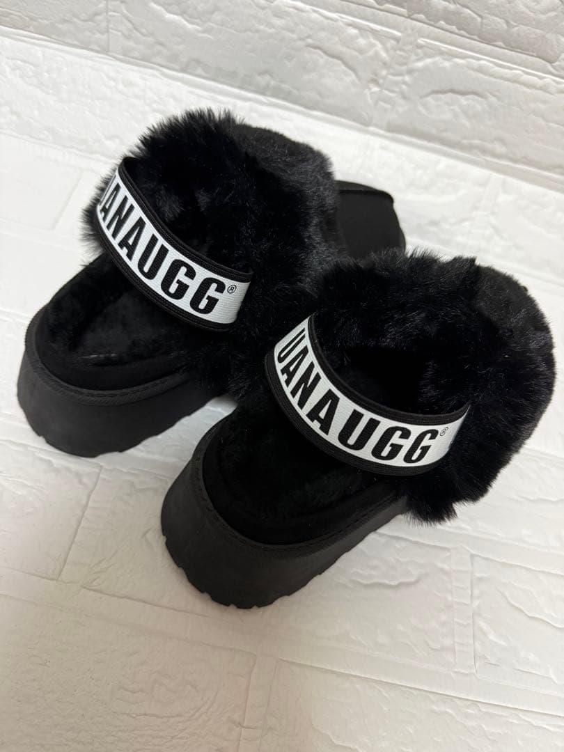 ブラックファーサンダル