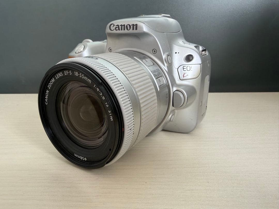 Canon EOS Kiss X9 デジタル一眼レフカメラ　シルバー