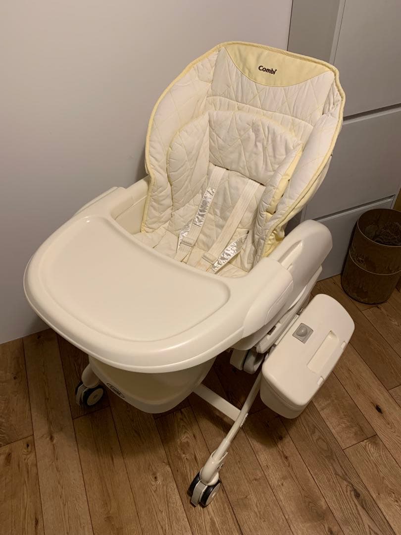 Combi ハイローチェア ネムリラ オートスイング　電動