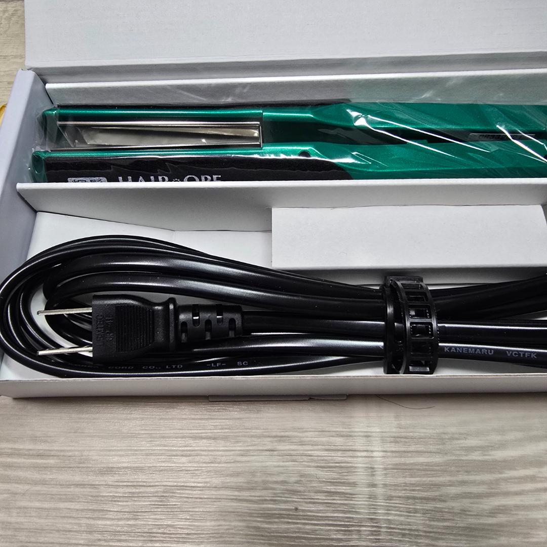 ★サニープレイス 新品未使用11月購入　MGプラチナ輝髪アイロン（グリーン）