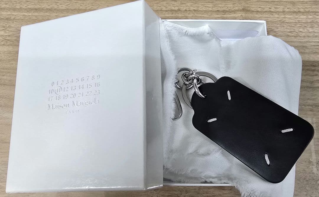 メゾンマルジェラ　キーリング　中古品