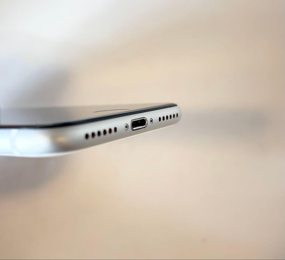 iPhone SE 第2世代　128gb